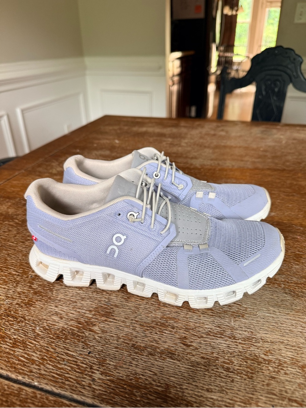 On Cloud Running Women's Sneakers - Picture 1 of 5